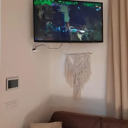 Core A Core Nyaraló *